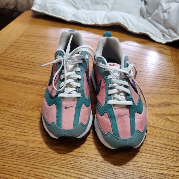 Nike Kids Pink and Green Sneakers Used Good Condition - Picture 2 of 7